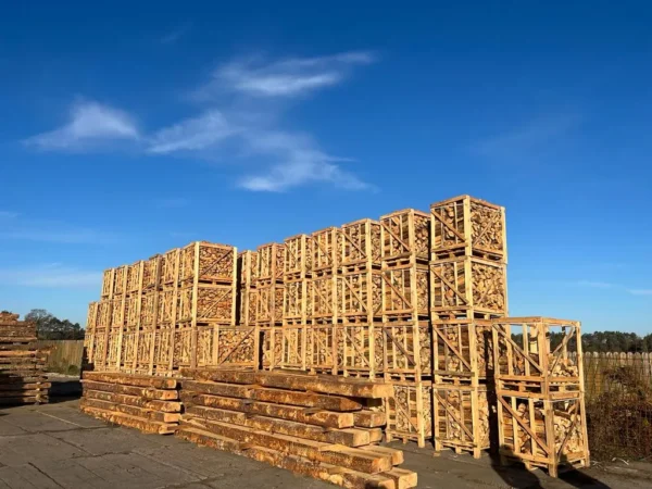 Kaminholz Brennholz Kiefer 1 Palette ± 420 kg, 1 RM (Raummeter) – Image 4