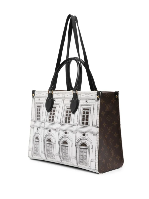 x Fornasetti 2021 OnTheGo Architettura MM Handtasche – Image 3
