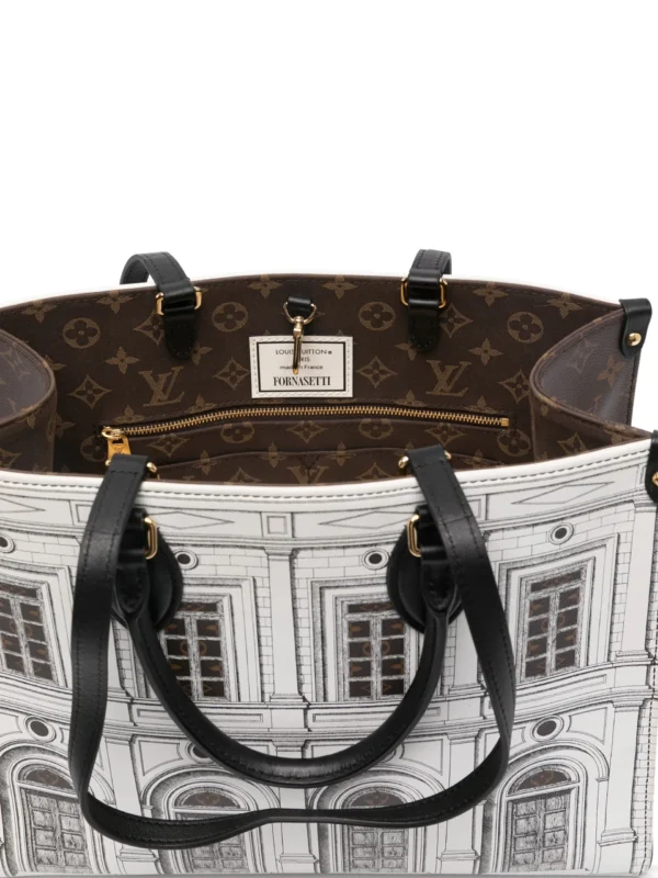 x Fornasetti 2021 OnTheGo Architettura MM Handtasche – Image 5